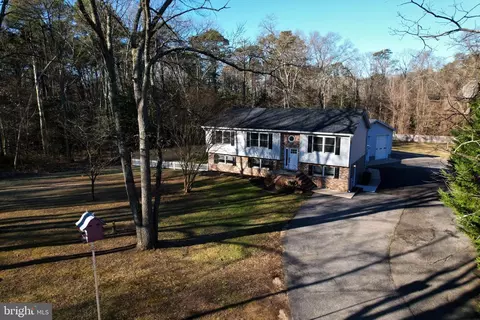 853 William Harrington Ln, Pasadena, MD 21122
