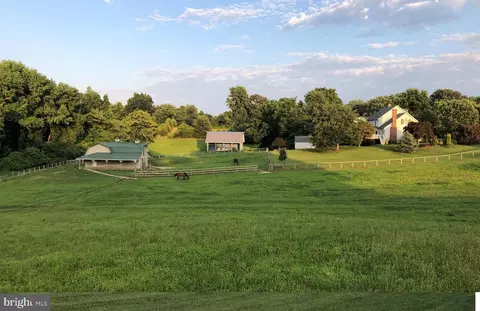 348 S River Clubhouse Rd, Harwood, MD 20776