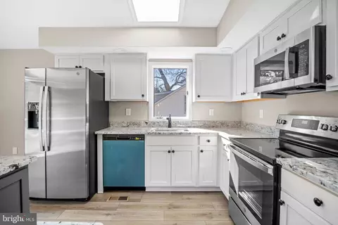 Kitchen - 6028 Melbourne Ave, Deale, MD 20751 photo 2 of 5