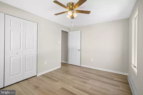 Bedroom - 6028 Melbourne Ave, Deale, MD 20751 photo 3 of 6