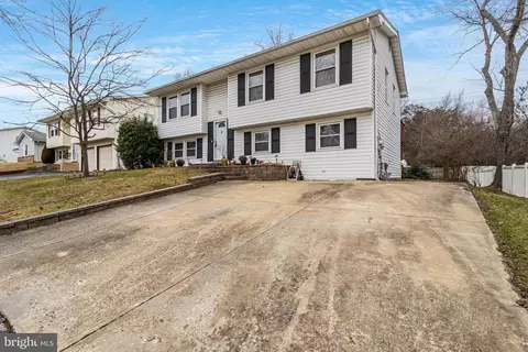 1902 Cuire Dr, Severn, MD 21144