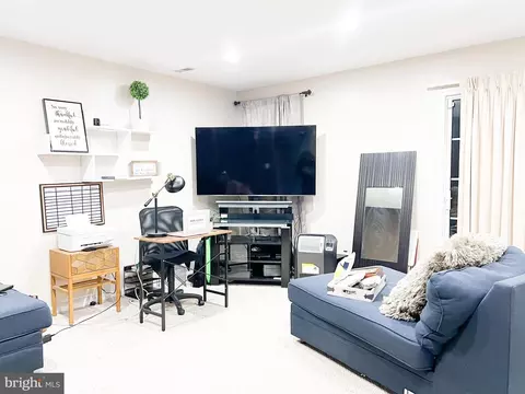 8231 Brooktree St, Laurel, MD 20724 photo 5