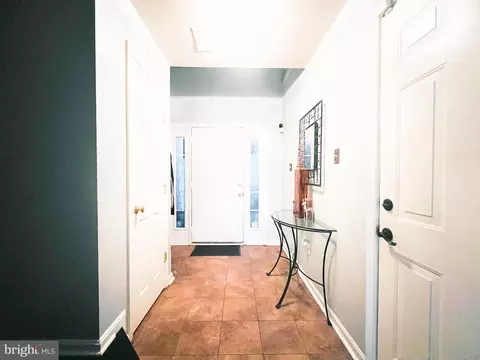 8231 Brooktree St, Laurel, MD 20724 photo 2