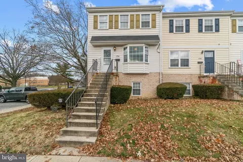 1724 E Bancroft Ln, Crofton, MD 21114