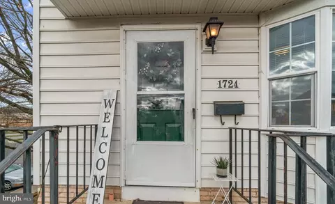 1724 E Bancroft Ln, Crofton, MD 21114 photo 3