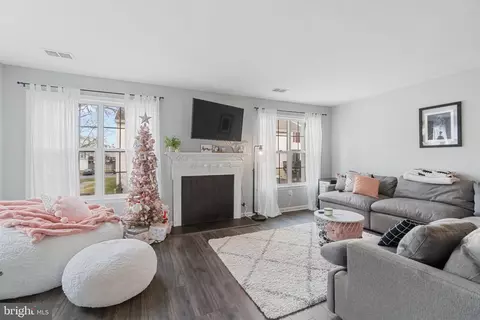 1724 E Bancroft Ln, Crofton, MD 21114 photo 10