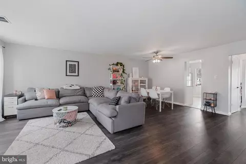 1724 E Bancroft Ln, Crofton, MD 21114 photo 11