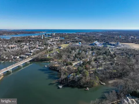 345 Dewey Dr, Annapolis, MD 21401
