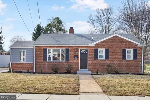 1310 Mckinley St, Annapolis, MD 21403