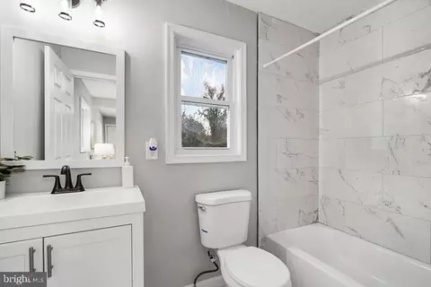 8404 Lockwood Rd, Pasadena, MD 21122 photo 19