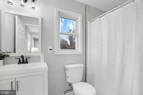8404 Lockwood Rd, Pasadena, MD 21122 photo 20