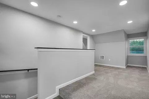 8404 Lockwood Rd, Pasadena, MD 21122 photo 25