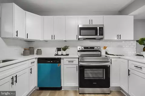 8404 Lockwood Rd, Pasadena, MD 21122 photo 4