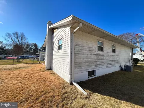 147 Riviera Dr, Pasadena, MD 21122 photo 47