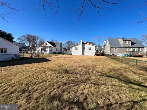 147 Riviera Dr, Pasadena, MD 21122 photo 46