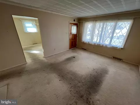 147 Riviera Dr, Pasadena, MD 21122 photo 6