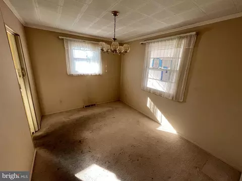 147 Riviera Dr, Pasadena, MD 21122 photo 8
