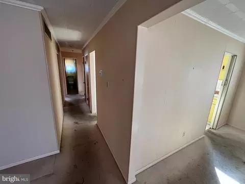 147 Riviera Dr, Pasadena, MD 21122 photo 9