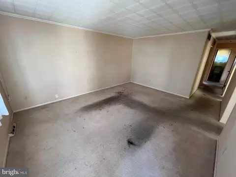 147 Riviera Dr, Pasadena, MD 21122 photo 5