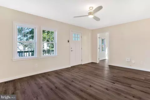 635 Laurel Dr, Pasadena, MD 21122 photo 10