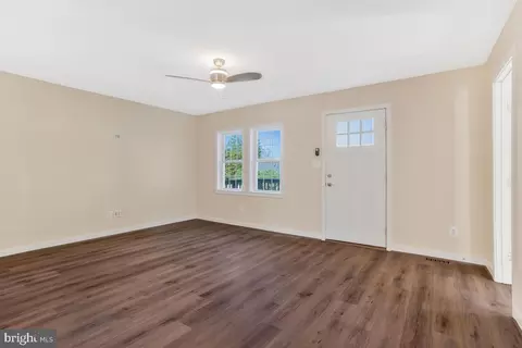 635 Laurel Dr, Pasadena, MD 21122 photo 8