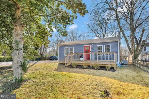 635 Laurel Dr, Pasadena, MD 21122 photo 3