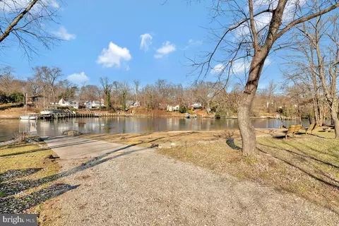 635 Laurel Dr, Pasadena, MD 21122 photo 30