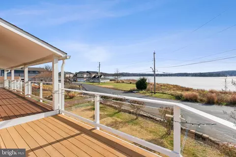 Exterior - 911 Shore Dr, Edgewater, MD 21037 photo 5 of 10
