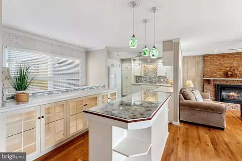 Kitchen - 911 Shore Dr, Edgewater, MD 21037 photo 2 of 7