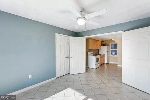 Kitchen - 911 Shore Dr, Edgewater, MD 21037 photo 7 of 7