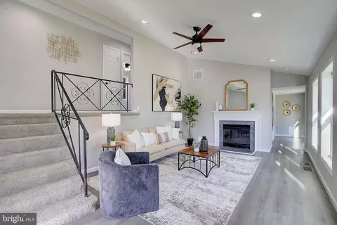 103 2nd St, Annapolis, MD 21401