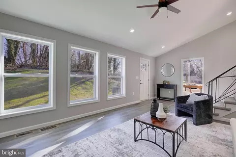 103 2nd St, Annapolis, MD 21401 photo 4