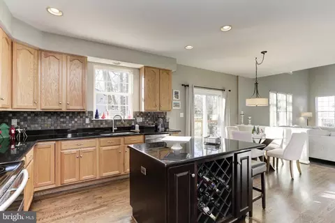 8108 Fanfair Ln, Pasadena, MD 21122 photo 17