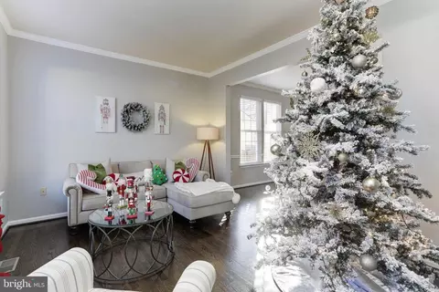 8108 Fanfair Ln, Pasadena, MD 21122 photo 9
