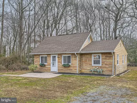 3841 Ponder Dr, Edgewater, MD 21037 photo 2
