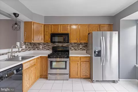 308 Merrymount Ct, Pasadena, MD 21122 photo 6