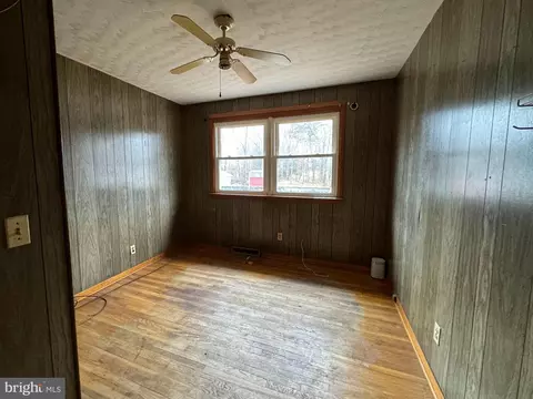 8479 Bussenius Rd, Pasadena, MD 21122 photo 17