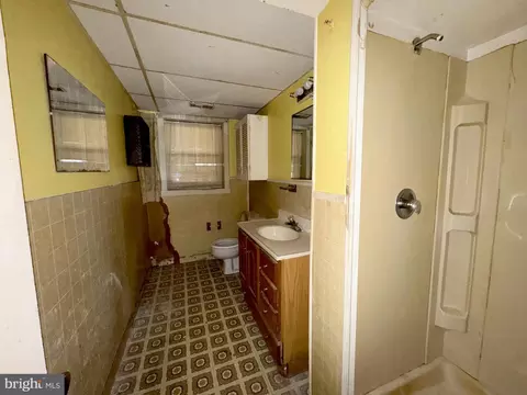 8479 Bussenius Rd, Pasadena, MD 21122 photo 27