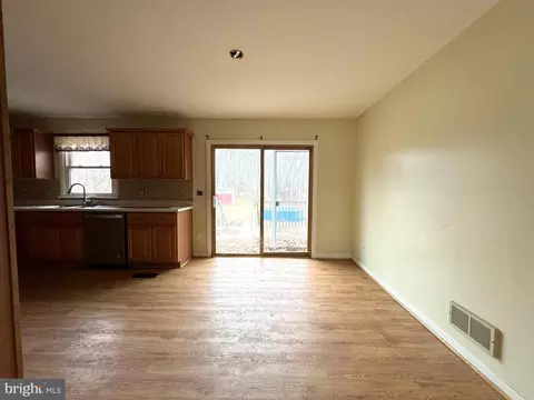 8479 Bussenius Rd, Pasadena, MD 21122 photo 14