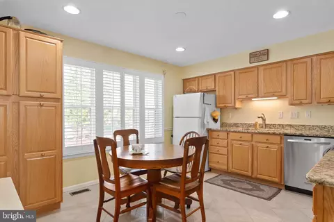 611 Overhill Dr, Edgewater, MD 21037 photo 8