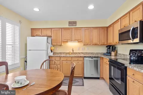 611 Overhill Dr, Edgewater, MD 21037 photo 9
