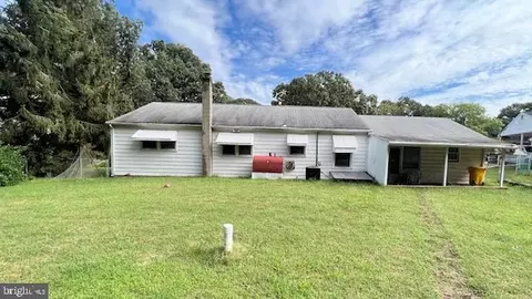 1659 Wall Dr, Pasadena, MD 21122 photo 2
