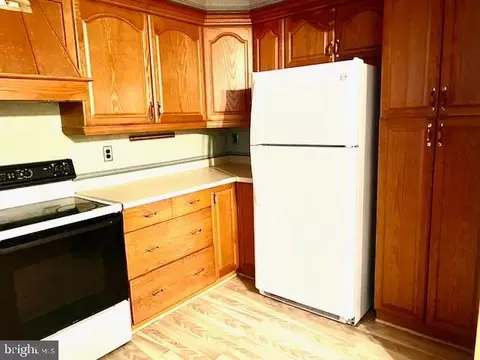 1659 Wall Dr, Pasadena, MD 21122 photo 5