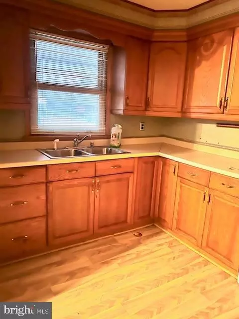1659 Wall Dr, Pasadena, MD 21122 photo 3
