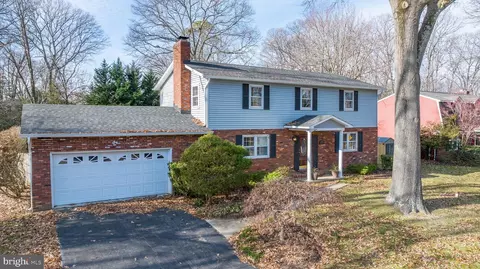 227 Falcon Dr, Pasadena, MD 21122