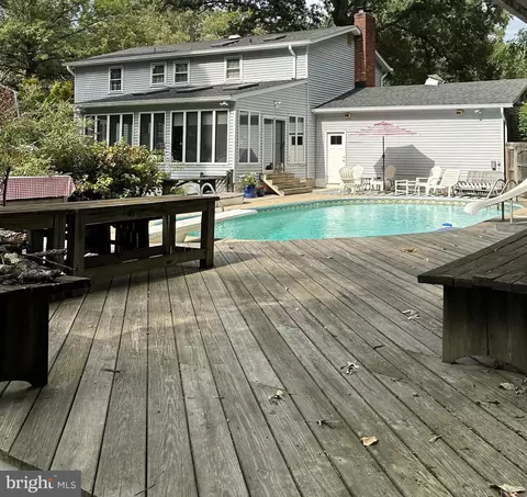 227 Falcon Dr, Pasadena, MD 21122 photo 25