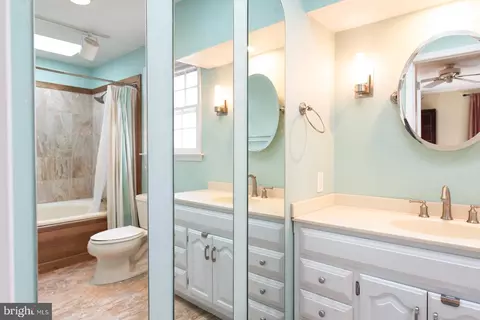 227 Falcon Dr, Pasadena, MD 21122 photo 19