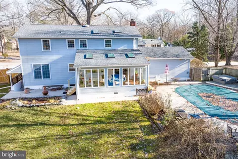 227 Falcon Dr, Pasadena, MD 21122 photo 31