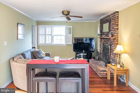 227 Falcon Dr, Pasadena, MD 21122 photo 14