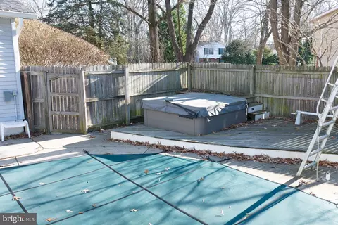 227 Falcon Dr, Pasadena, MD 21122 photo 29